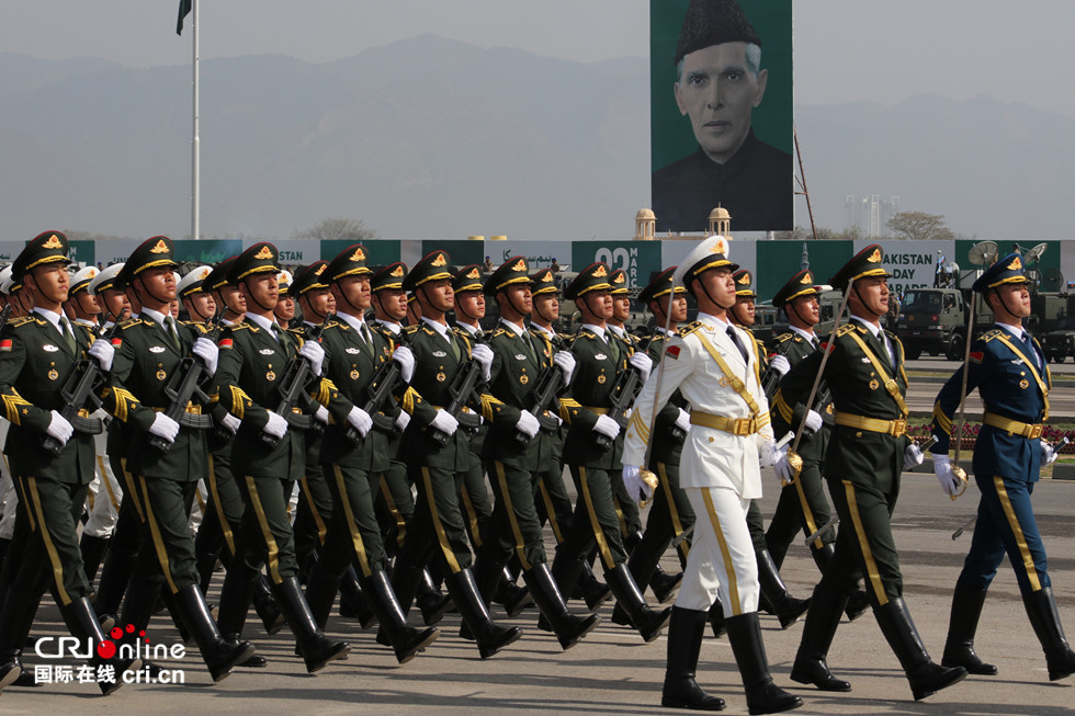 00130中國人民解放軍陸海空三軍儀仗隊首次赴巴基斯坦參加閱兵活動