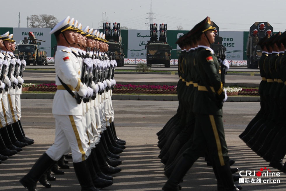 00130中國人民解放軍陸海空三軍儀仗隊首次赴巴基斯坦參加閱兵活動