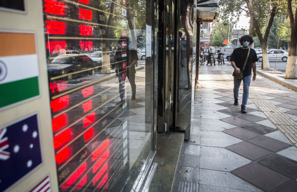 国际时评 丨 挥舞制裁大棒，扰乱全球经济秩序——美国威胁全球安全“七宗罪”之二