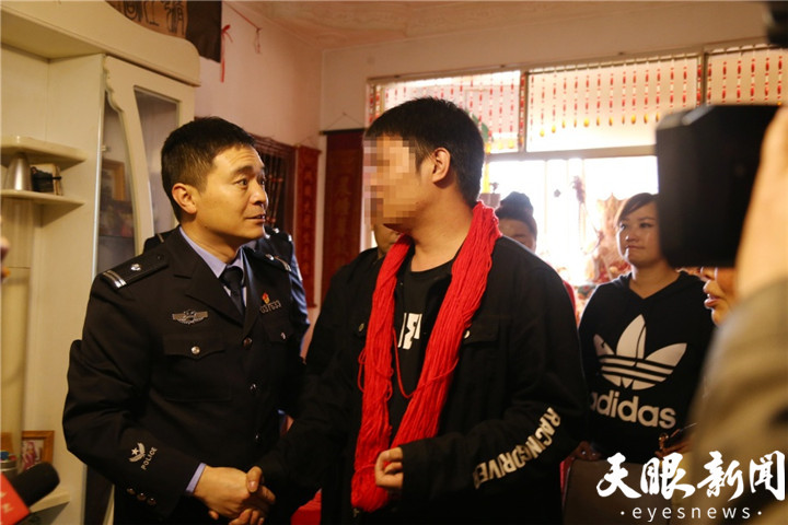 （社會）警方千里比對 “遺失”28年的親情終尋回