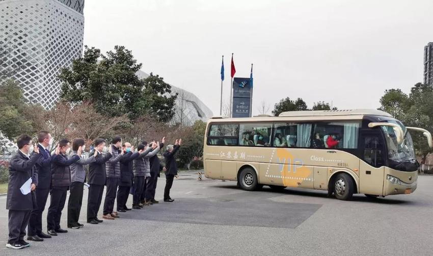 （南京國際博覽中心供稿 企業列表 三吳大地南京 移動版）“愛心賓館”南京國際博覽中心酒店首批旅客解除隔離