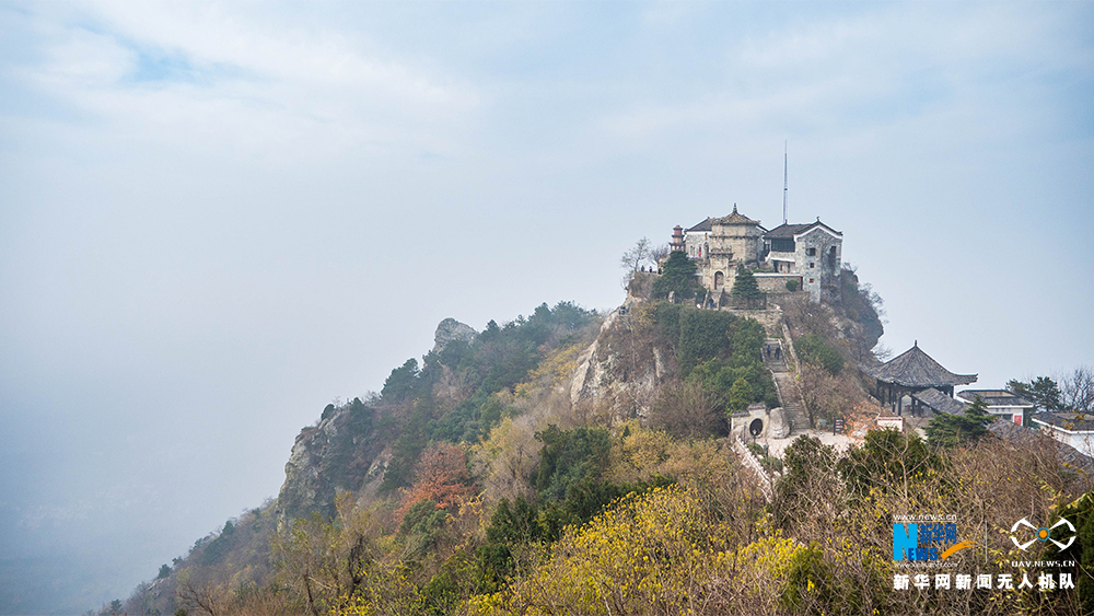 初冬木兰山：云雾朦胧 冷山寂寂