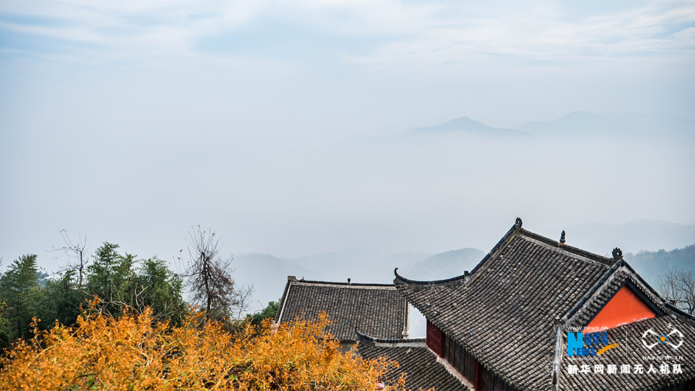 初冬木兰山：云雾朦胧 冷山寂寂