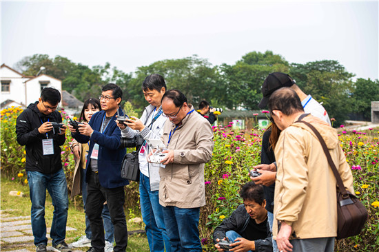 （有修改）（B 文旅列表 三吳大地南京 移動版）南京決勝全面小康攝影大咖采風行走進谷裏街道