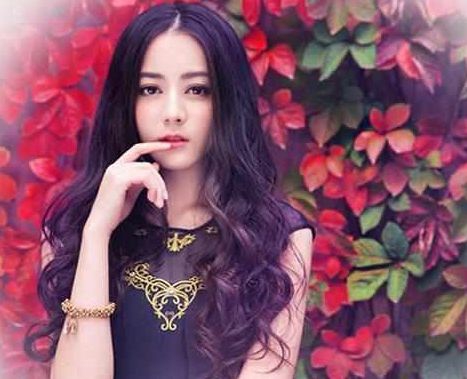 迪丽热巴4年前电视剧旧照 素颜造型一言难尽