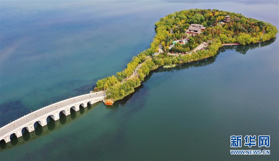 河北唐山:秋染南湖風光好