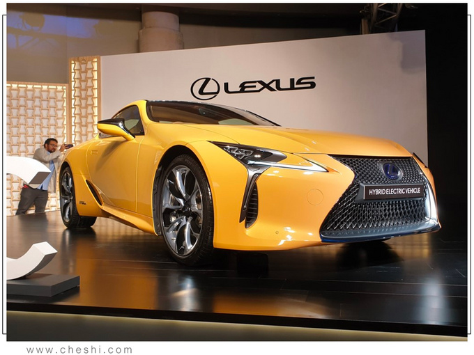 汽车频道【2月4日】【中首列表+要闻列表+头条新闻红条】雷克萨斯新款LC上市 售价公布/搭3.5L混动系统