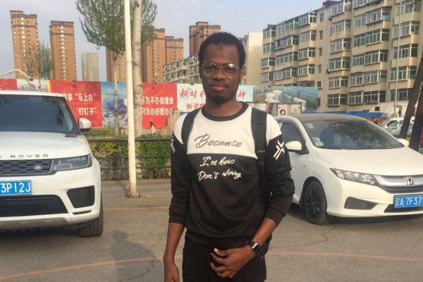 Hira da Musa Sani dalibin Najeriya dake karatu a birnin Shenyang na kasar Sin