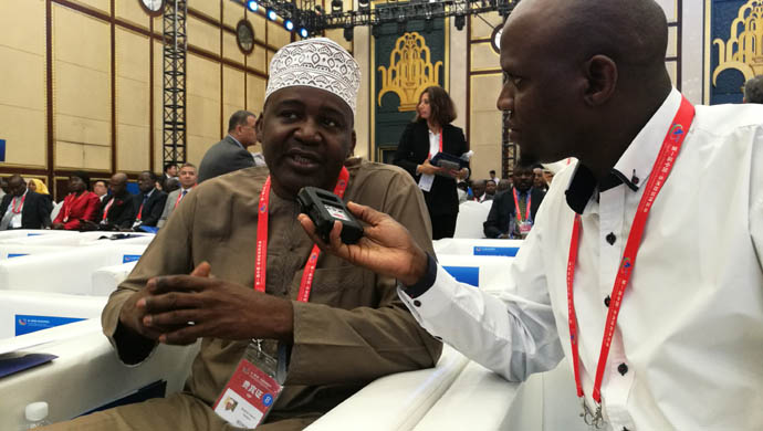 Hira da Sanata Ibrahim Hassan Hadejia daga jihar Jigawa a Najeriya