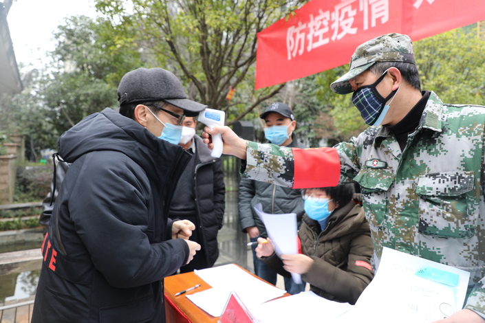 （社会）都匀：群防群控，社区、村居打响疫情阻击战！