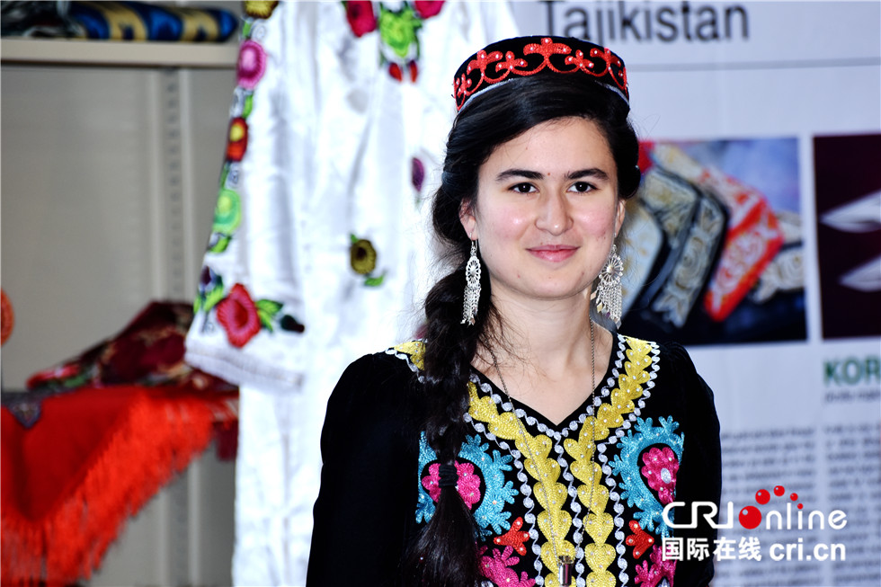 图片默认标题_fororder_塔吉克斯坦妇女