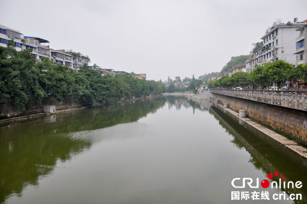 圖片默認標題_fororder_榮縣旭水河南門橋段