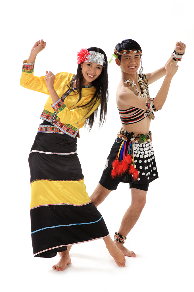 图片默认标题_fororder_中国少数民族佤族情侣