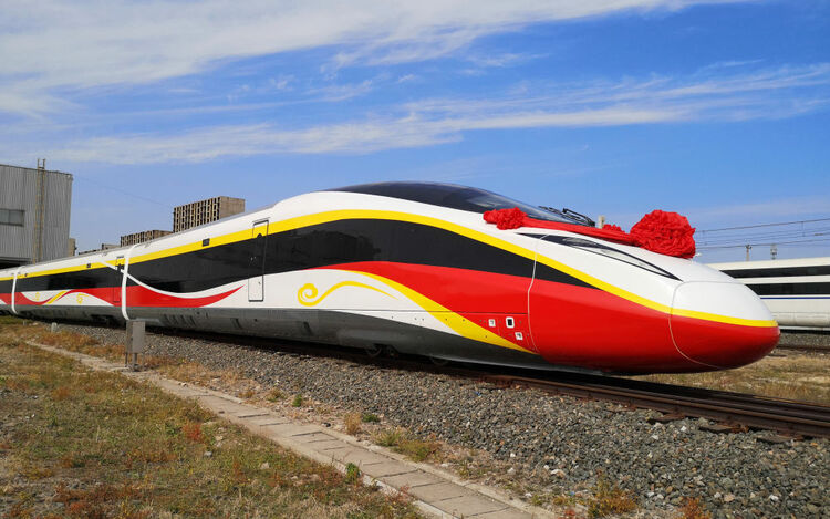 时速400公里！跨国互联互通高速动车组在河北唐山下线