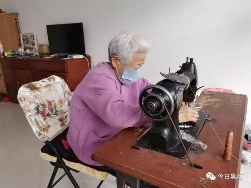 暖心！黑龙江省逊克县85岁奶奶缝制爱心口罩