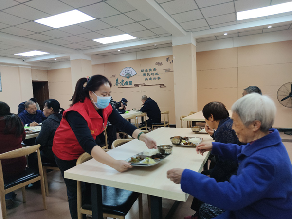 （有修改）（有修改）【B】重慶江北特色養老助餐服務 社區食堂飄出居家養老“幸福味道”