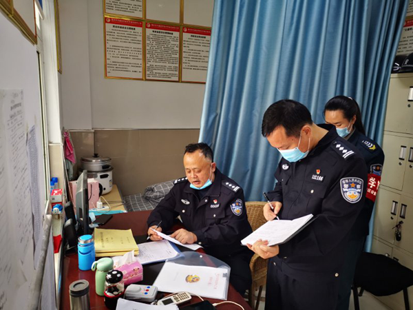 （加急）【A】重庆市公安局联合市教委集中督检校园安全工作