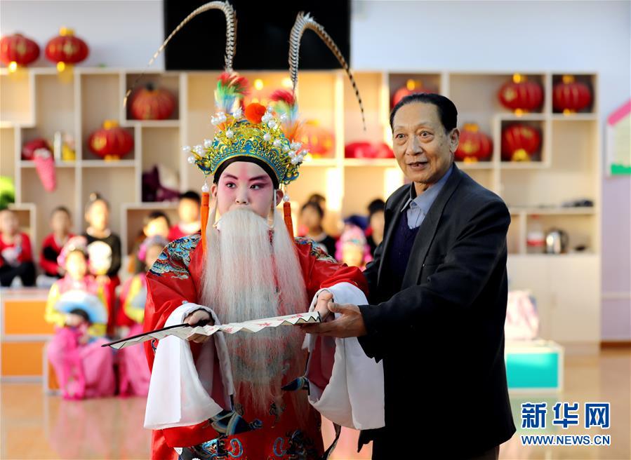 京剧进校园 国粹有传承