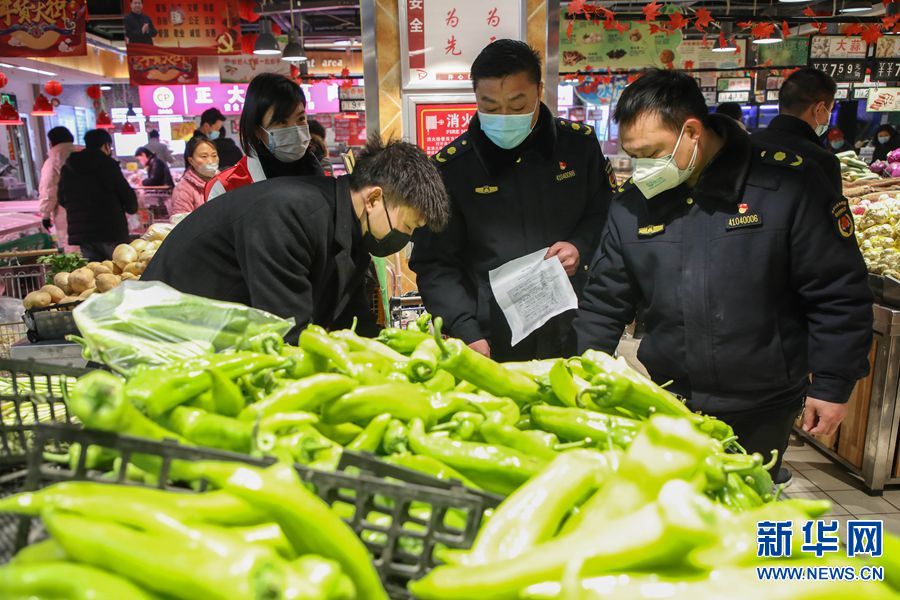 【城市遠洋】【焦點圖-大圖】【移動端-輪播圖】河南寶豐：城管變身“代購” 助力疫情防控