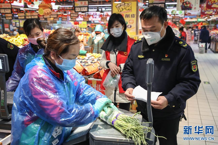 【城市遠洋】【焦點圖-大圖】【移動端-輪播圖】河南寶豐：城管變身“代購” 助力疫情防控