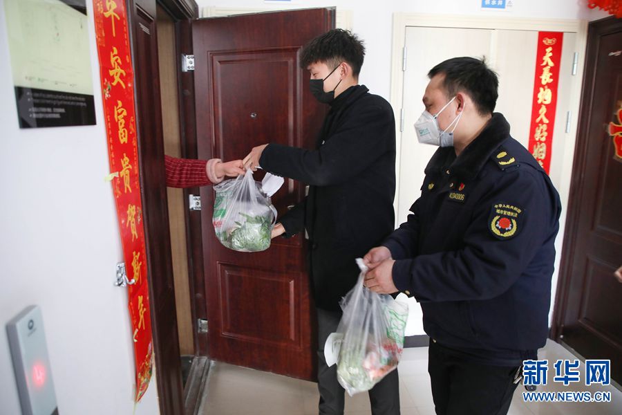 【城市遠洋】【焦點圖-大圖】【移動端-輪播圖】河南寶豐：城管變身“代購” 助力疫情防控