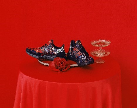 阿迪达斯推出多款主题限定跑鞋，助力跑者“迸发春天”