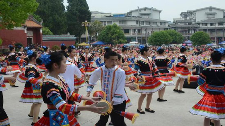 Gongcheng Yao köylülerinin zengin yaşamı Gongcheng Yao köylülerinin zengin yaşamı