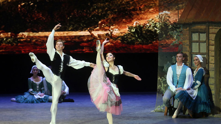 Xinjiang'ın kartviziti: Çin Xinjiang Uluslararası Dans Festivali Xinjiang'ın kartviziti: Çin Xinjiang Uluslararası Dans Festivali
