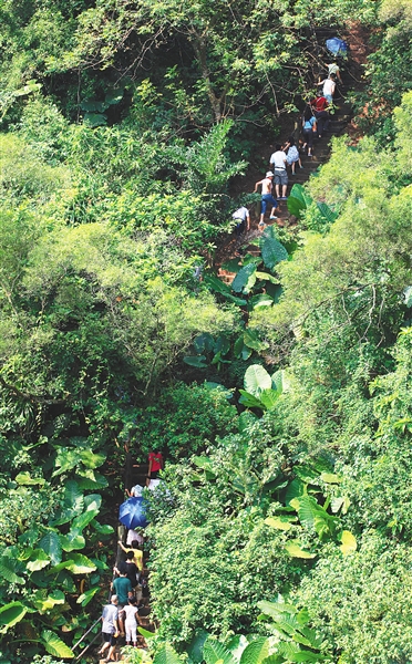 末尾有图【旅游房产图文列表】【即时快讯】海口邀您开启惊叹之旅   摘要：从中国地图或高空俯瞰，狭长的雷州半岛与海南岛，构成了一个巨大的惊叹号。海口，就是这惊叹号上的圆点。