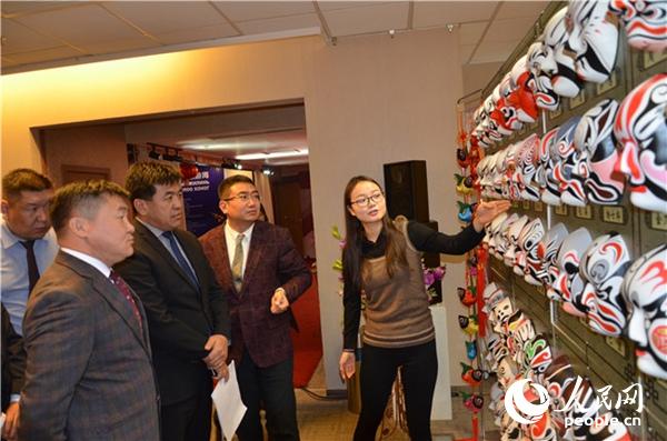 “国粹——中国京剧脸谱展”走进蒙古国
