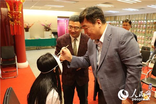 “国粹——中国京剧脸谱展”走进蒙古国