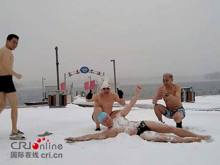 02【吉林】【原創】【圖説吉林】【CRI看吉林(標題)】【關東黑土(長春)】【移動版(圖)】長春:春分時節雪紛紛