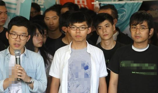 香港非法“占中”主要参与者因冲击政府广场被判入狱