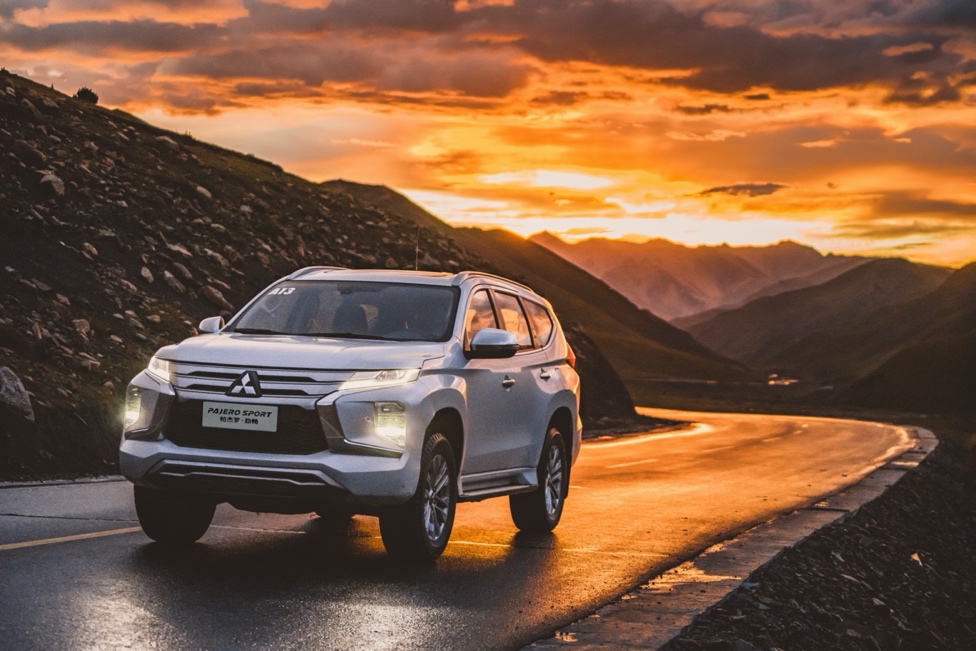 用“足球选车方法论”解析帕杰罗劲畅行政版