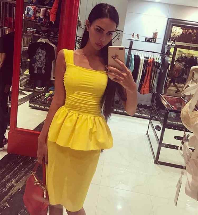 俄罗斯大土豪送妻子70克拉钻戒 日常就是花式炫富