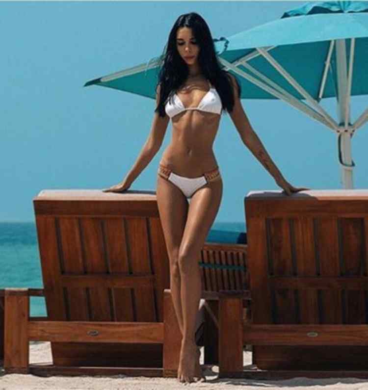 俄罗斯大土豪送妻子70克拉钻戒 日常就是花式炫富