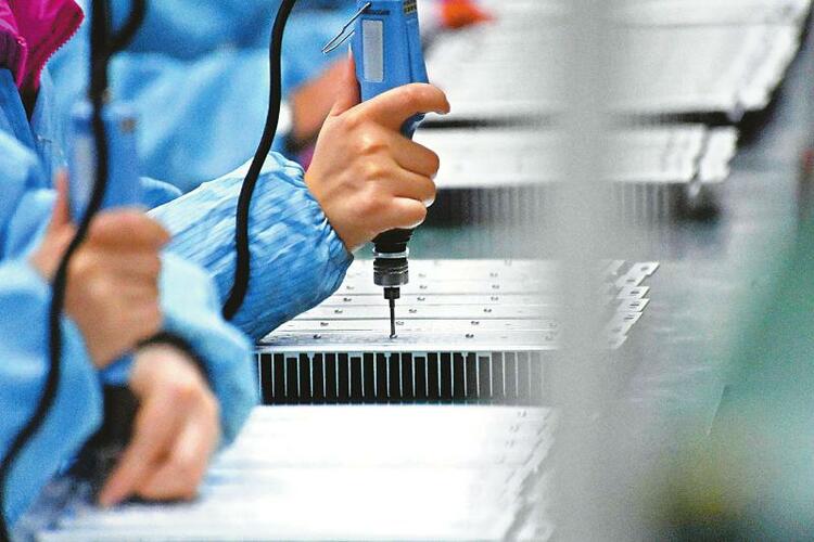 “成都造”智慧路灯照亮世界