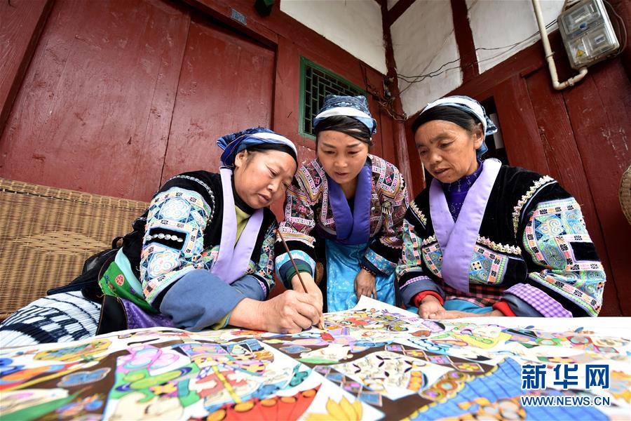 贵州龙里：苗族“画师”的30年苗画情怀