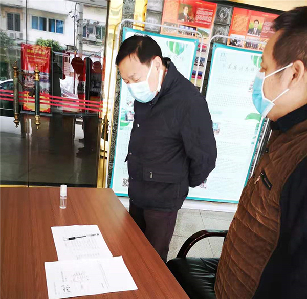 四川省外事办主任崔志伟督促落实疫情防控工作