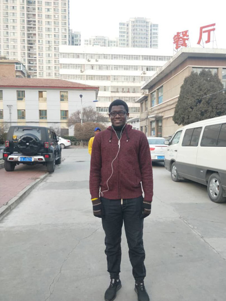 Hira da Samaila Usman dan Najeriya dake karatu a jami'ar Lanzhou ta kasar Sin