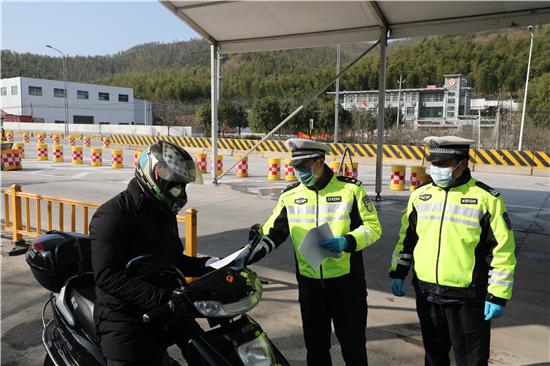 （宜兴市委宣传部供稿 交通运输列表 三吴大地无锡 移动版）宜兴市公安局交通警察大队张渚中队民警宗卫康：癌症手术后仍坚守防“疫”一线（列表页标题）民警宗卫康：癌症手术后仍坚守防“疫”一线