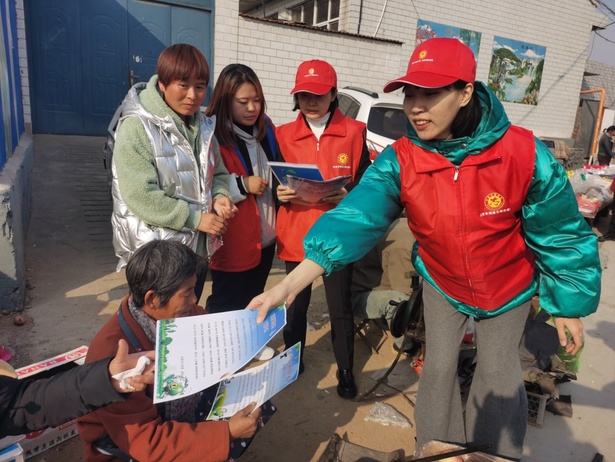 河北省迁安市开展 《河北省网络生态文明公约》宣传进农村活动