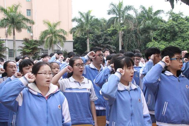 珠海一中学中考誓师如“阅兵”往届黑马喊话