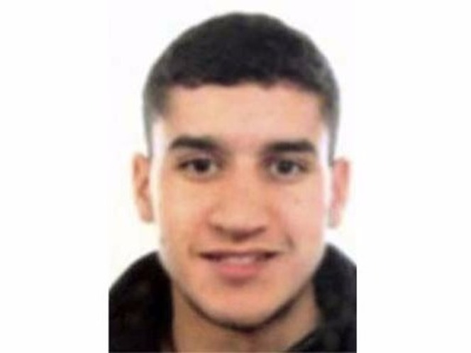 西班牙警方锁定恐袭司机 目标嫌疑人年仅22岁