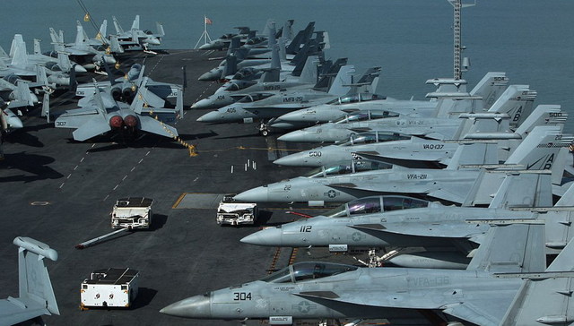 探秘美超大航母“罗斯福”号:全长300多米 重10万吨 探秘美超大航母“罗斯福”号:全长300多米 重10万吨