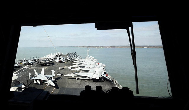 探秘美超大航母“罗斯福”号:全长300多米 重10万吨 探秘美超大航母“罗斯福”号:全长300多米 重10万吨