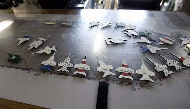 探秘美超大航母“罗斯福”号:全长300多米 重10万吨 探秘美超大航母“罗斯福”号:全长300多米 重10万吨