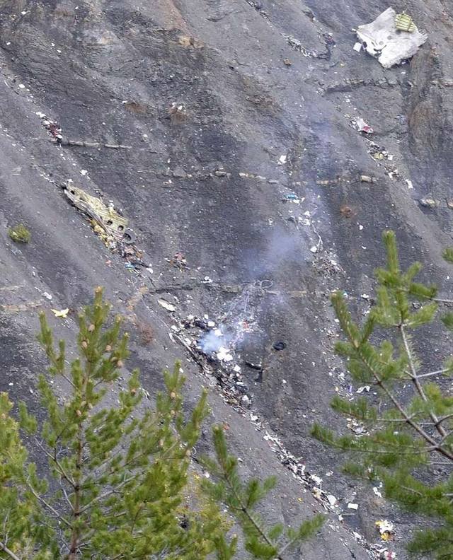 德翼航空客机坠毁首批飞机残骸照片曝光