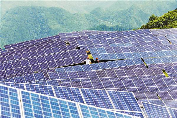 【区县联动】【黔江】黔江 高山上的光伏电站 打造生态清洁能源