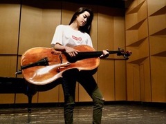 組圖：歐陽娜娜排練演出 拿大提琴自拍文藝氣質盡顯